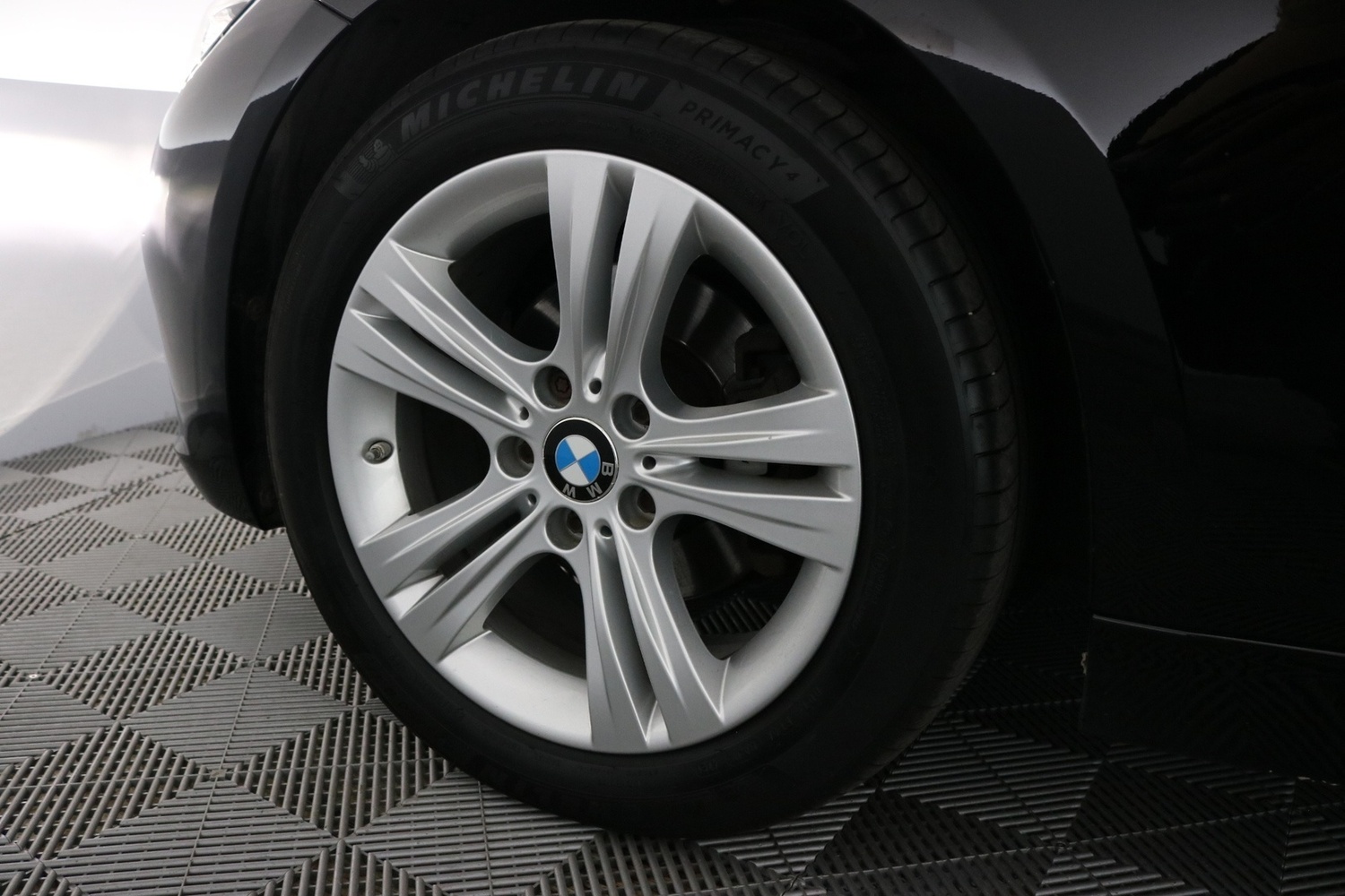 BMW 320 vaihtoauto