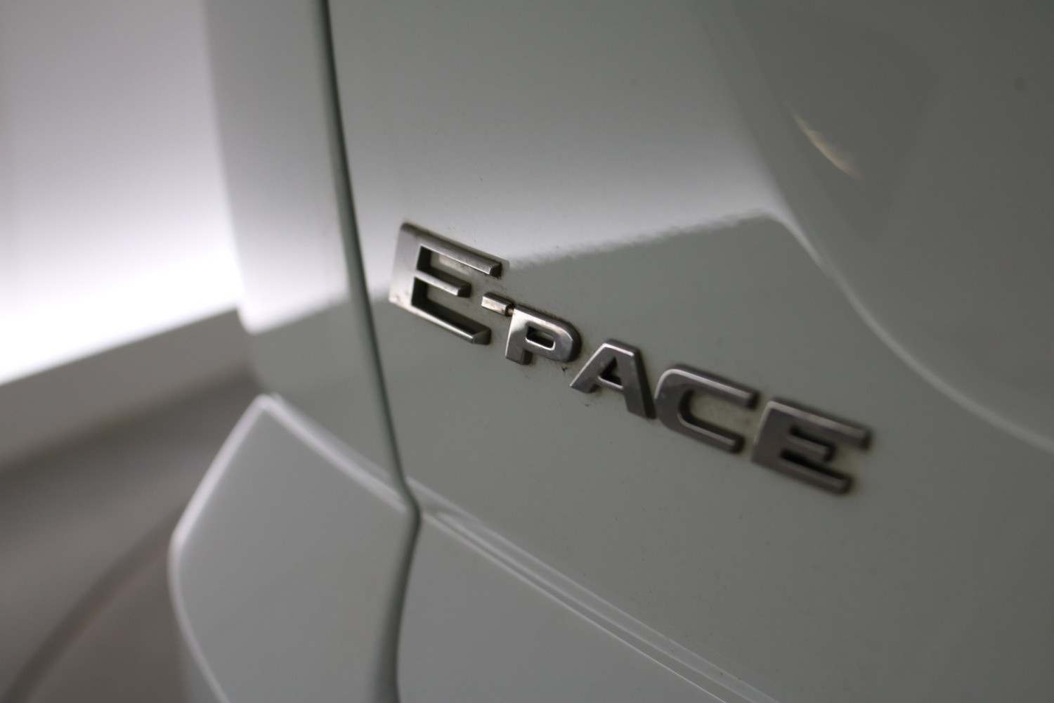 Jaguar E-PACE vaihtoauto
