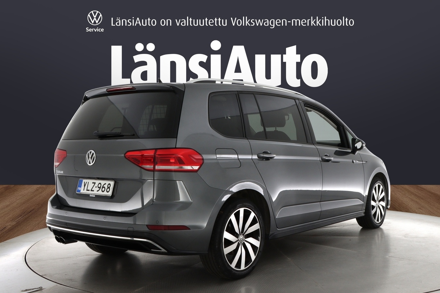 Volkswagen Touran vaihtoauto
