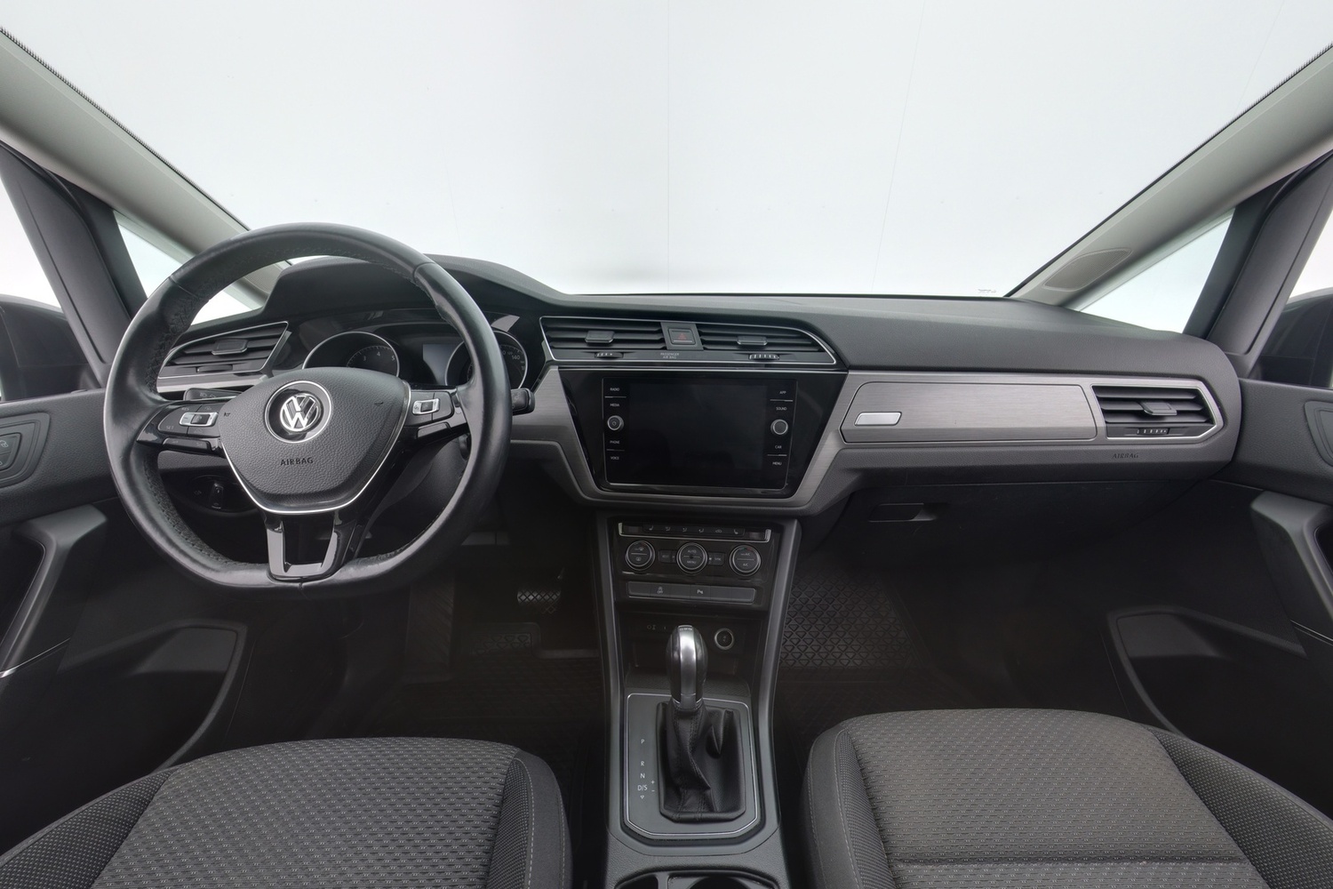 Volkswagen Touran vaihtoauto
