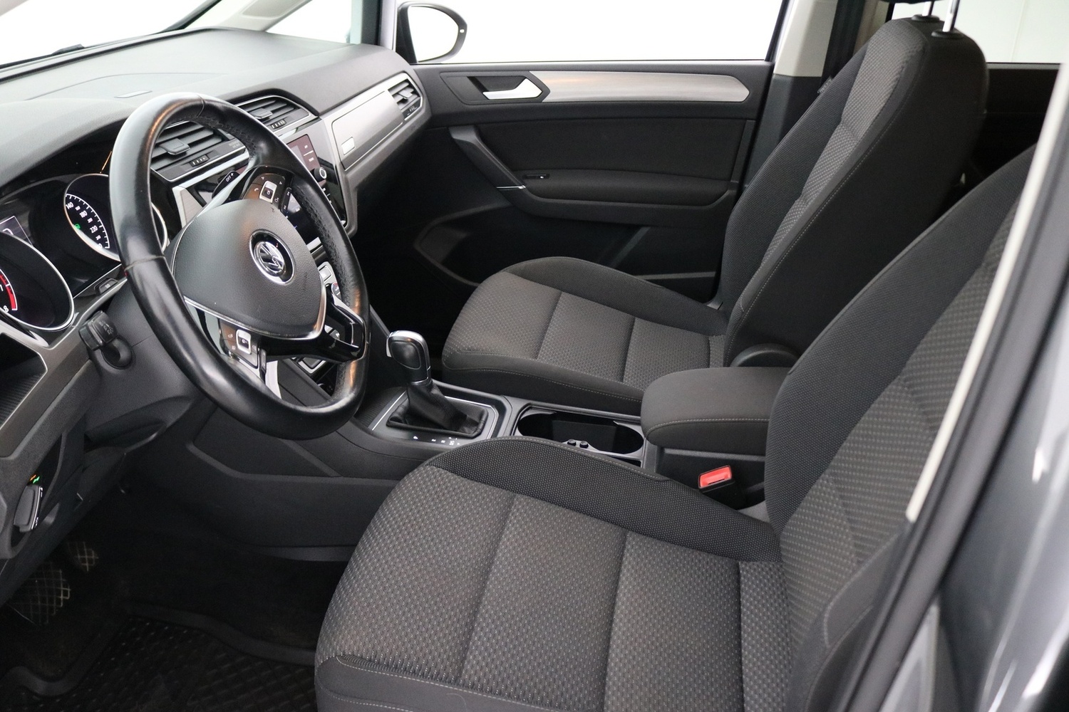 Volkswagen Touran vaihtoauto