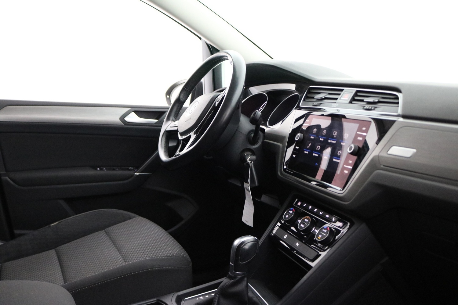 Volkswagen Touran vaihtoauto