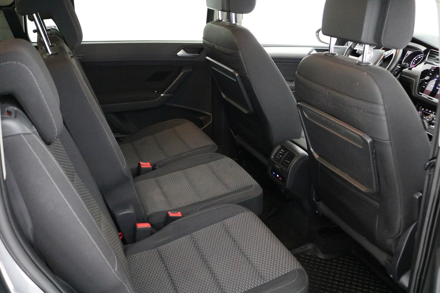 Volkswagen Touran vaihtoauto
