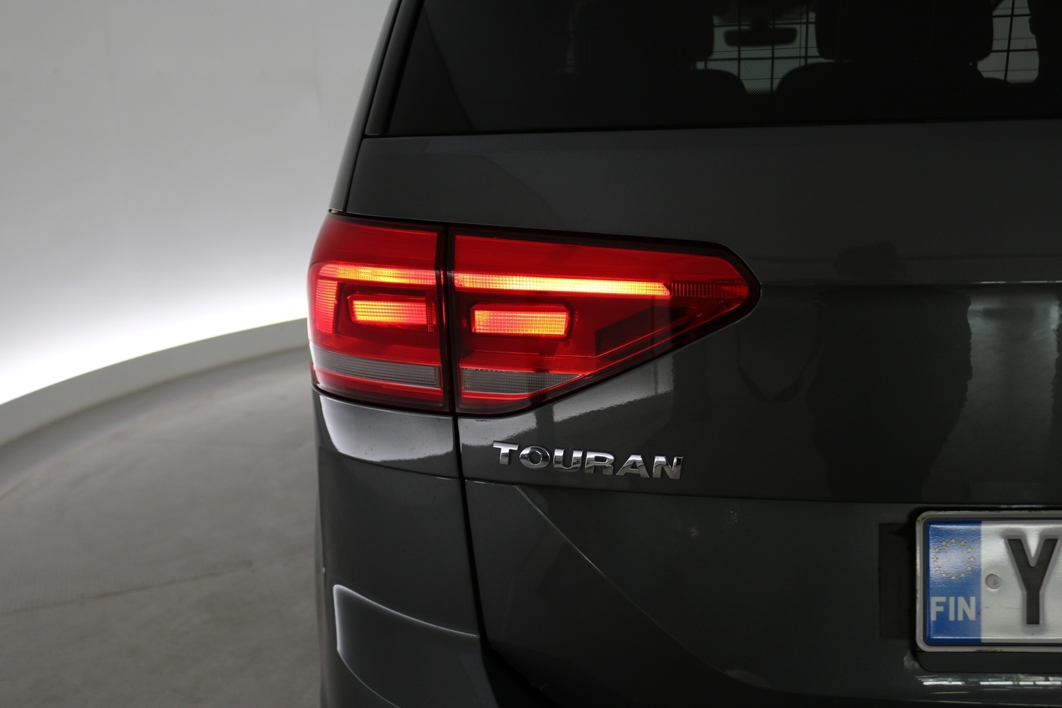 Volkswagen Touran vaihtoauto