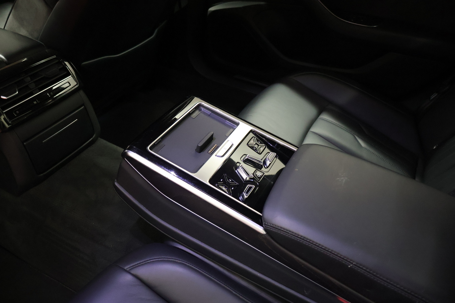 Audi A8 vaihtoauto