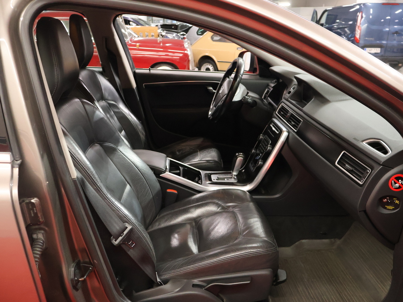 Volvo V70 vaihtoauto