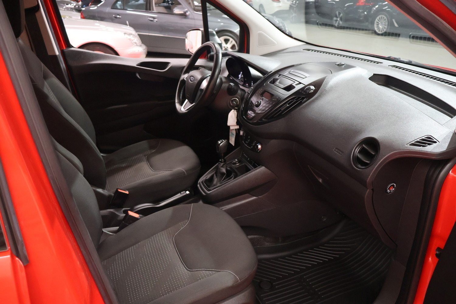 Ford Transit Courier vaihtoauto