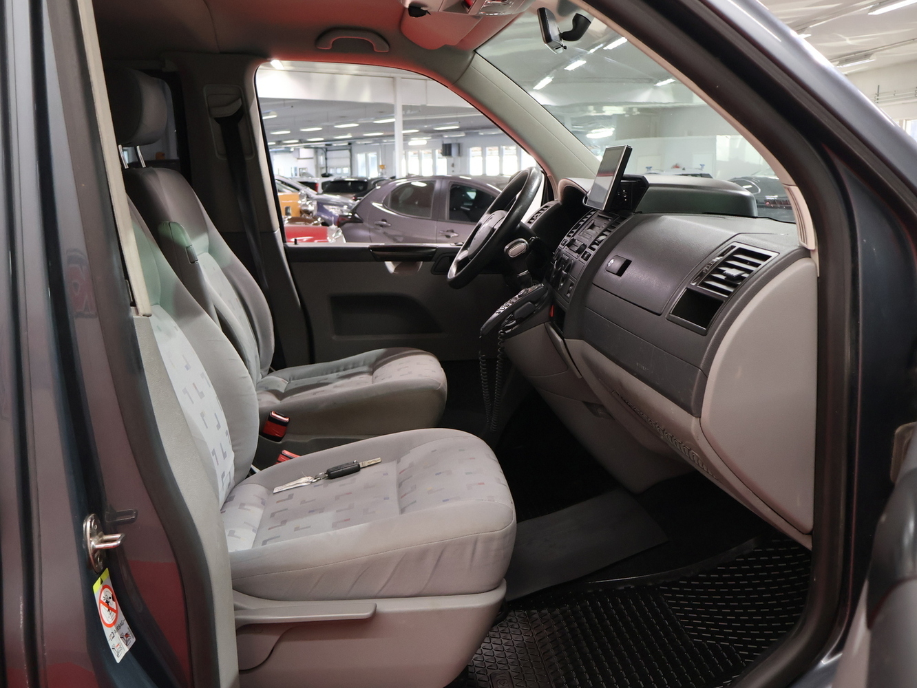 Volkswagen Caravelle vaihtoauto