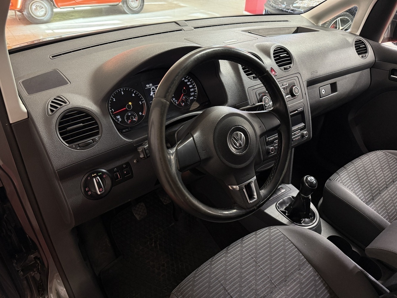 Volkswagen Caddy Maxi vaihtoauto