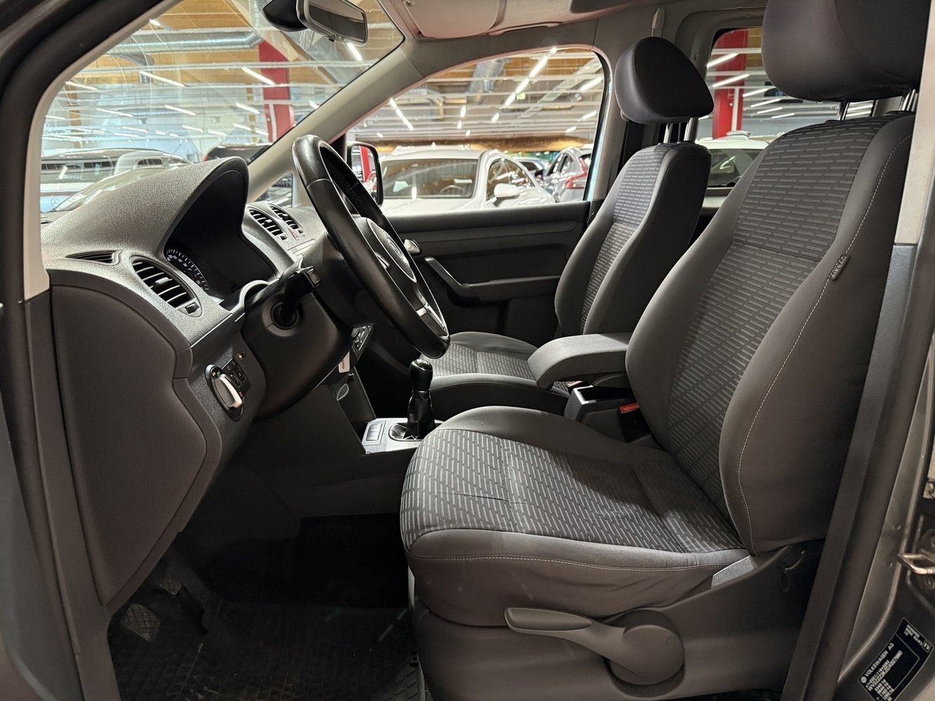 Volkswagen Caddy Maxi vaihtoauto