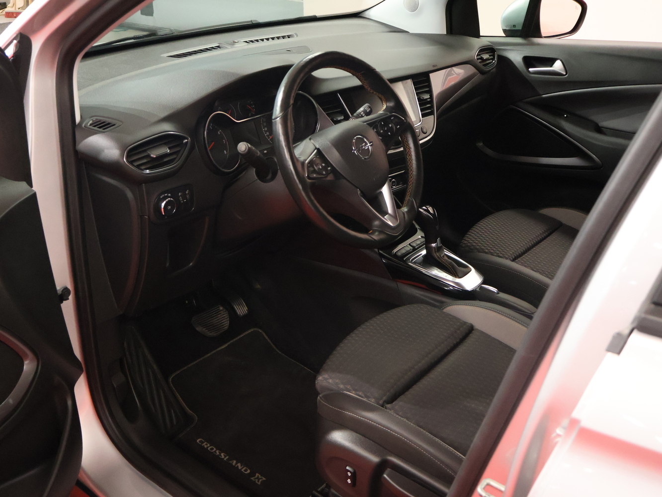 Opel Crossland X vaihtoauto