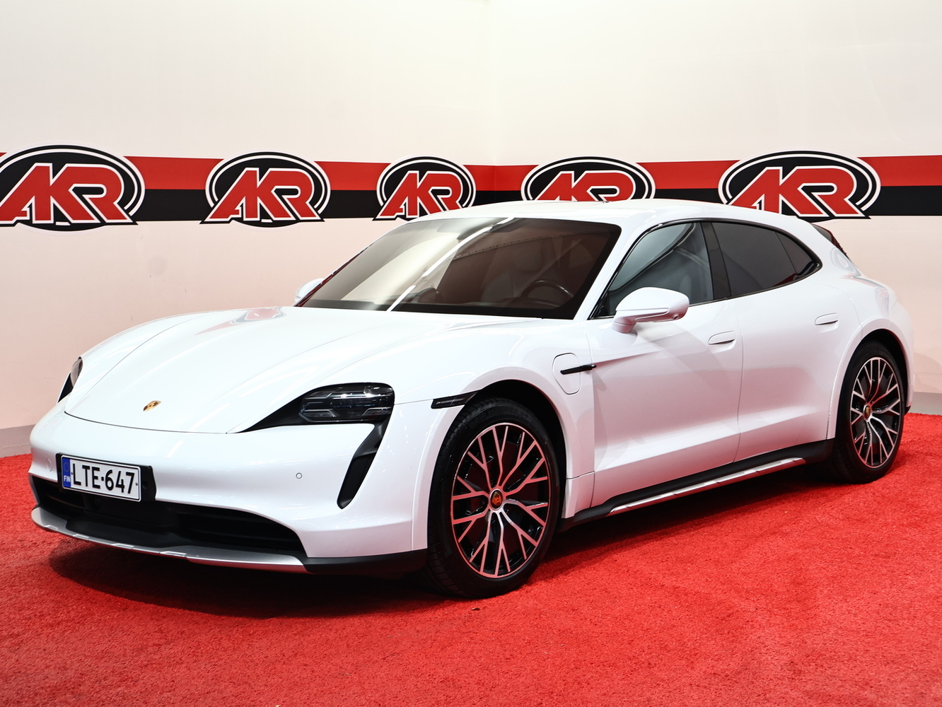 Porsche Taycan vaihtoauto