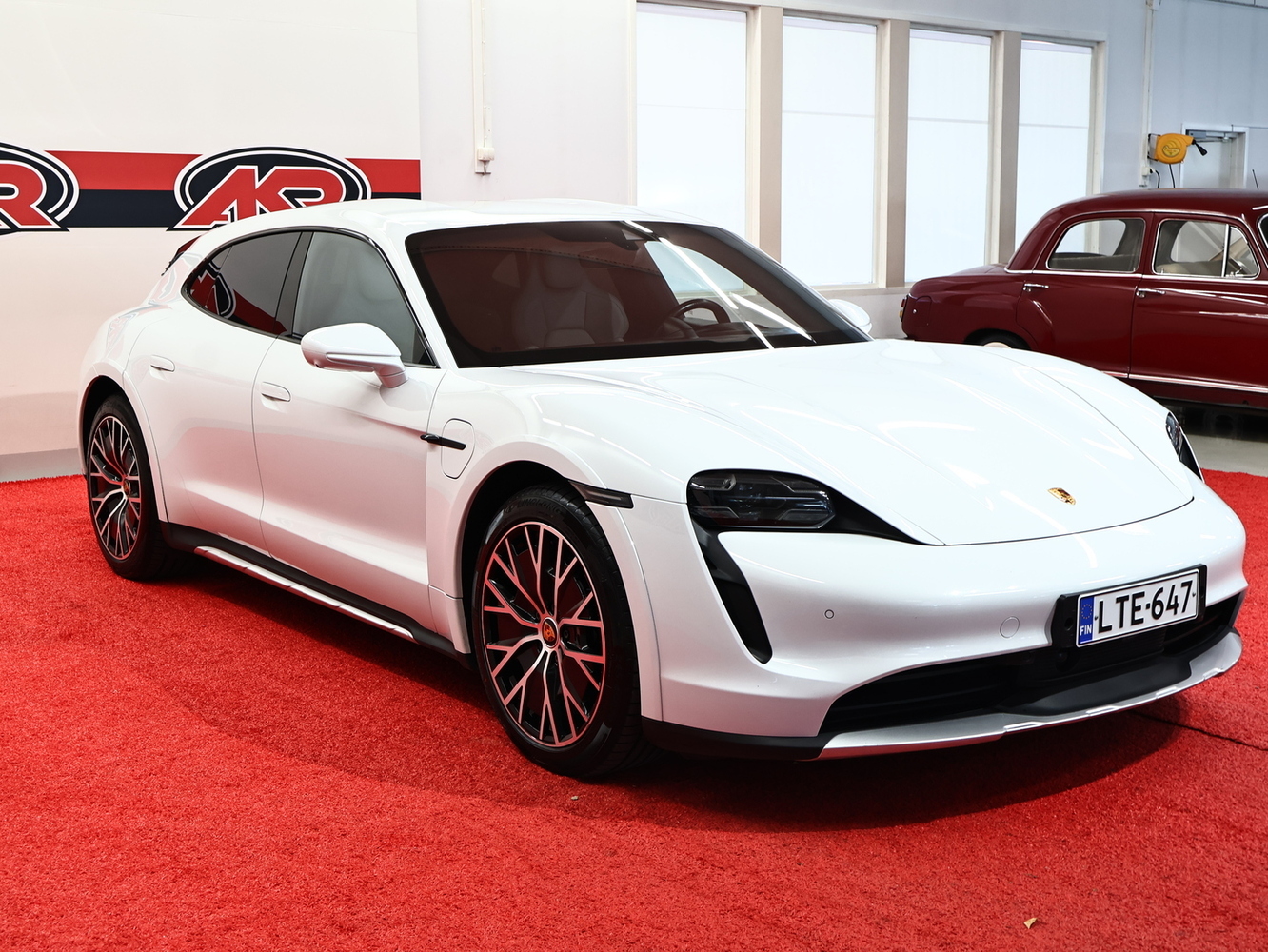Porsche Taycan vaihtoauto
