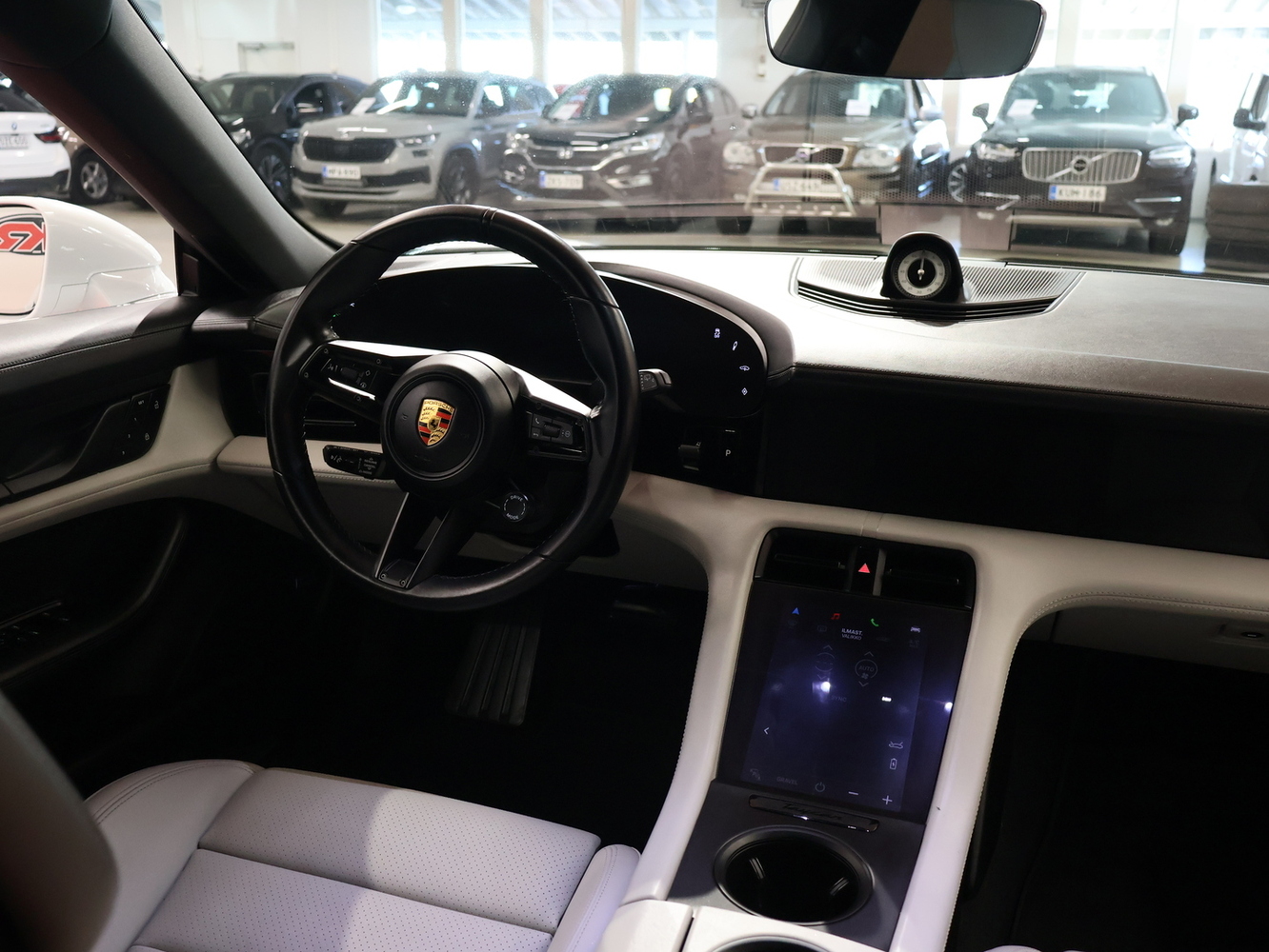 Porsche Taycan vaihtoauto