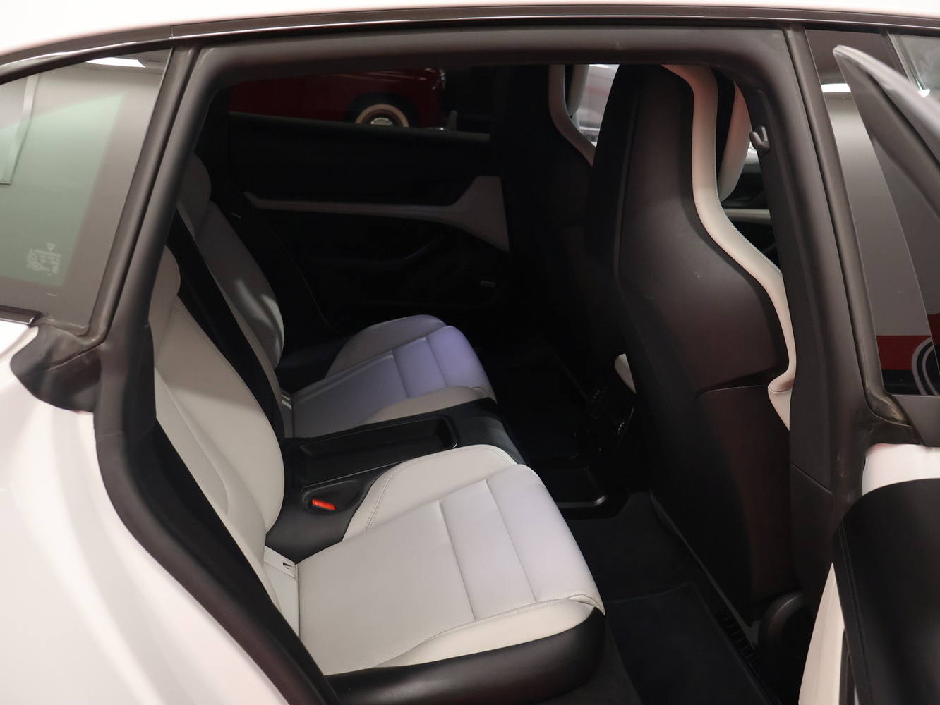 Porsche Taycan vaihtoauto