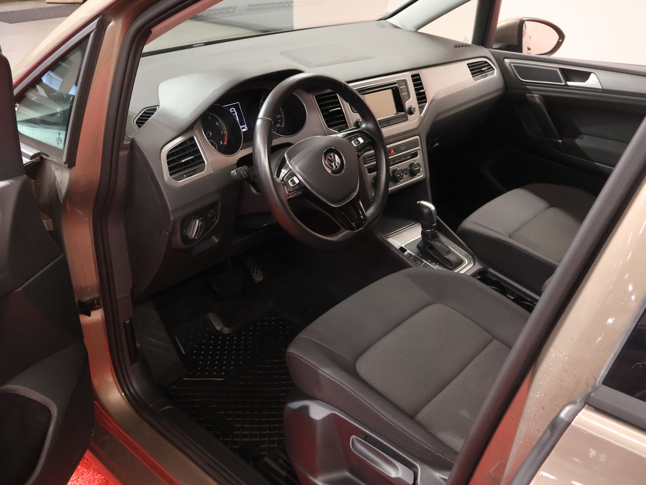 Volkswagen Golf Sportsvan vaihtoauto