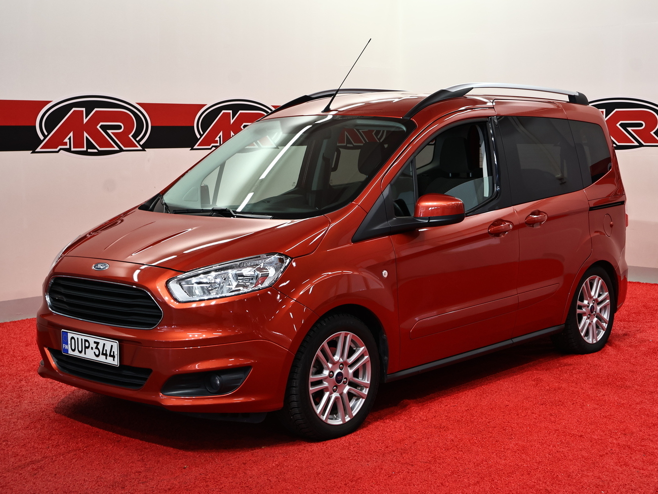 Ford Tourneo Courier vaihtoauto
