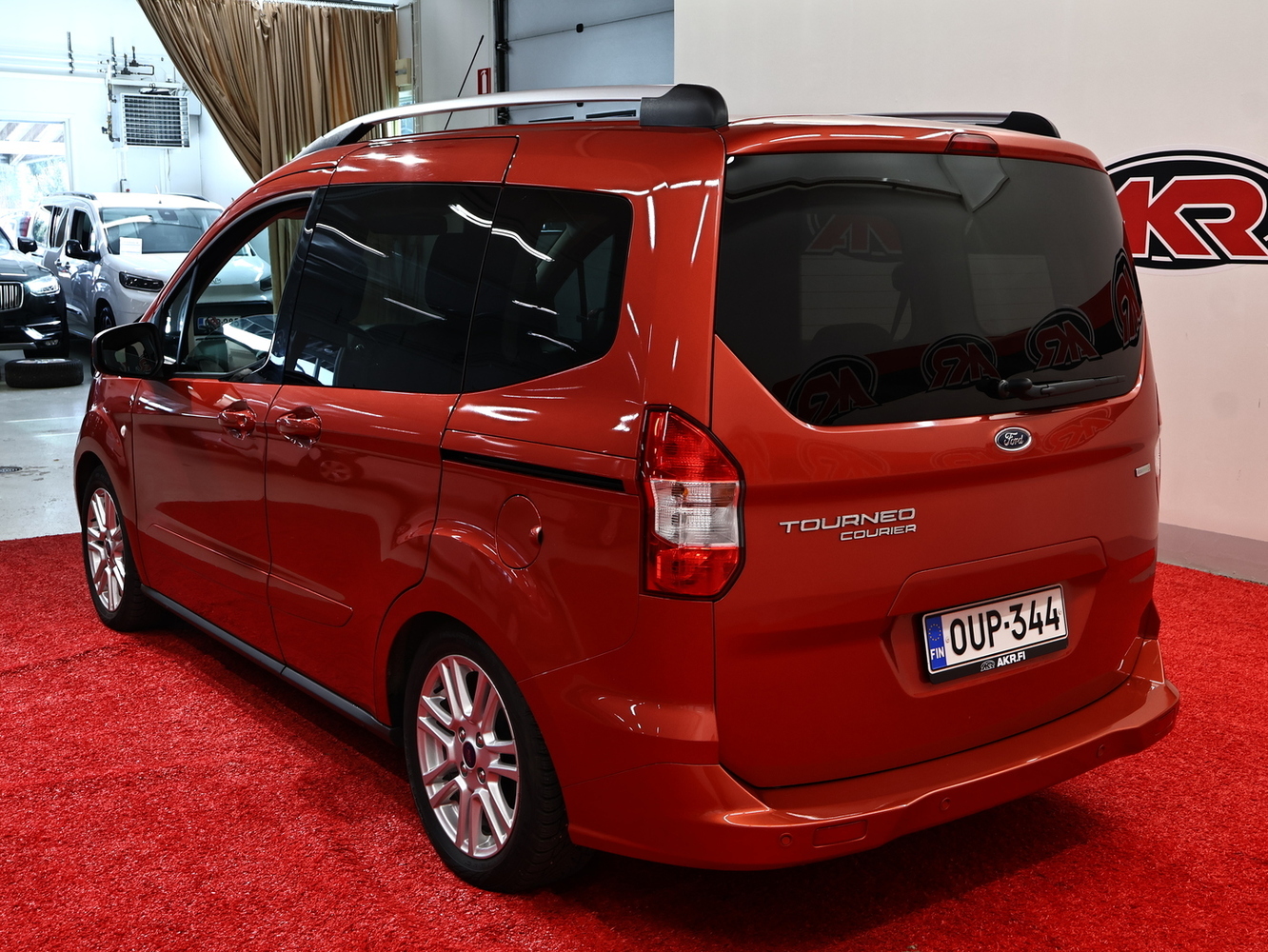 Ford Tourneo Courier vaihtoauto