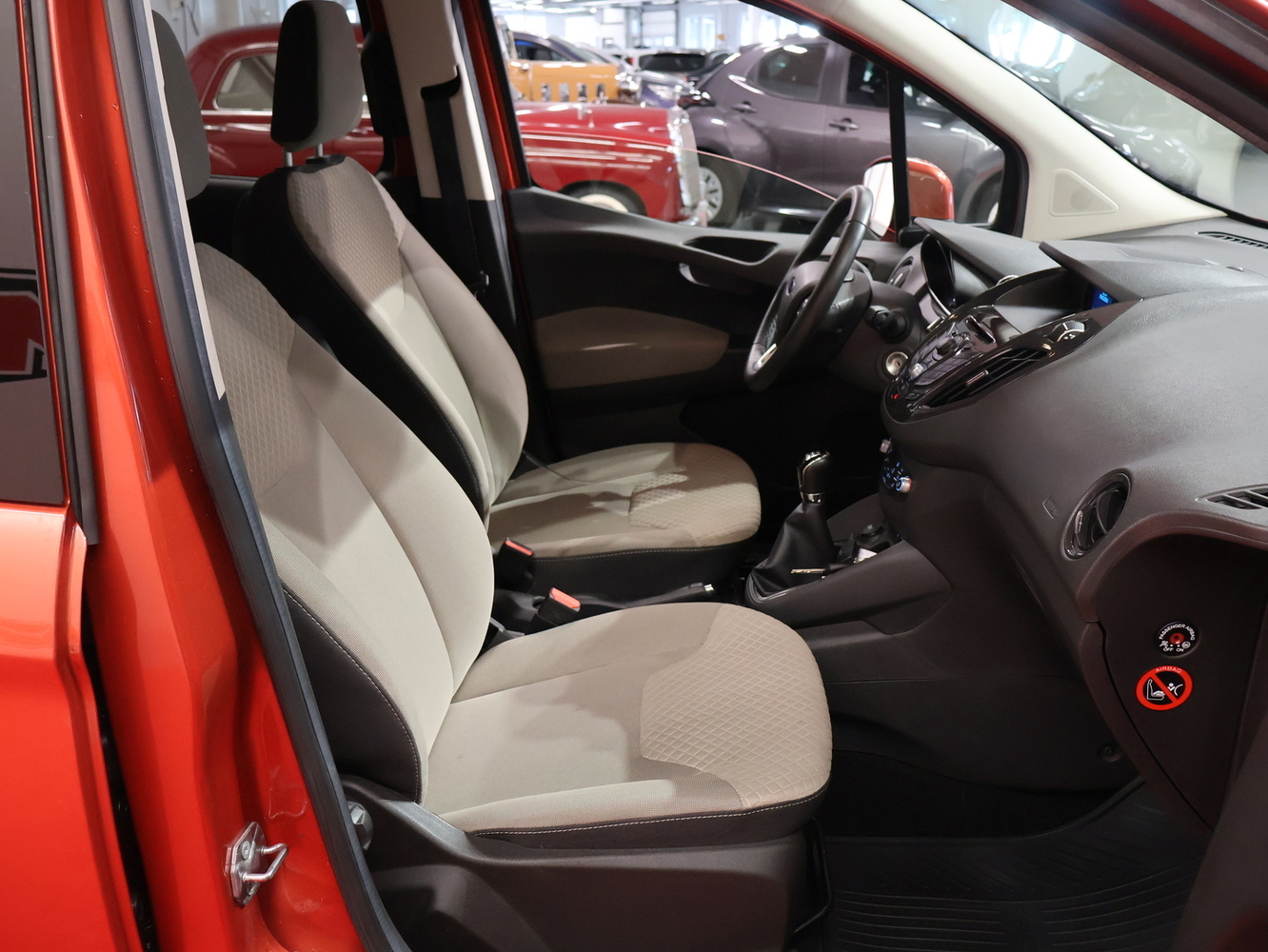 Ford Tourneo Courier vaihtoauto