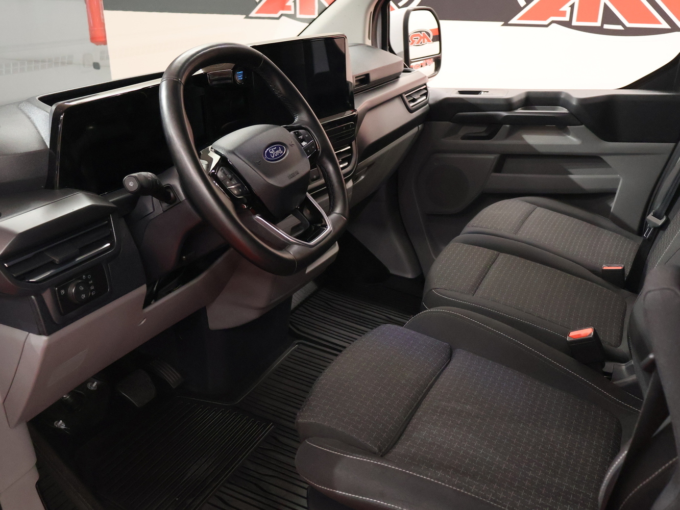 Ford Tourneo Custom vaihtoauto