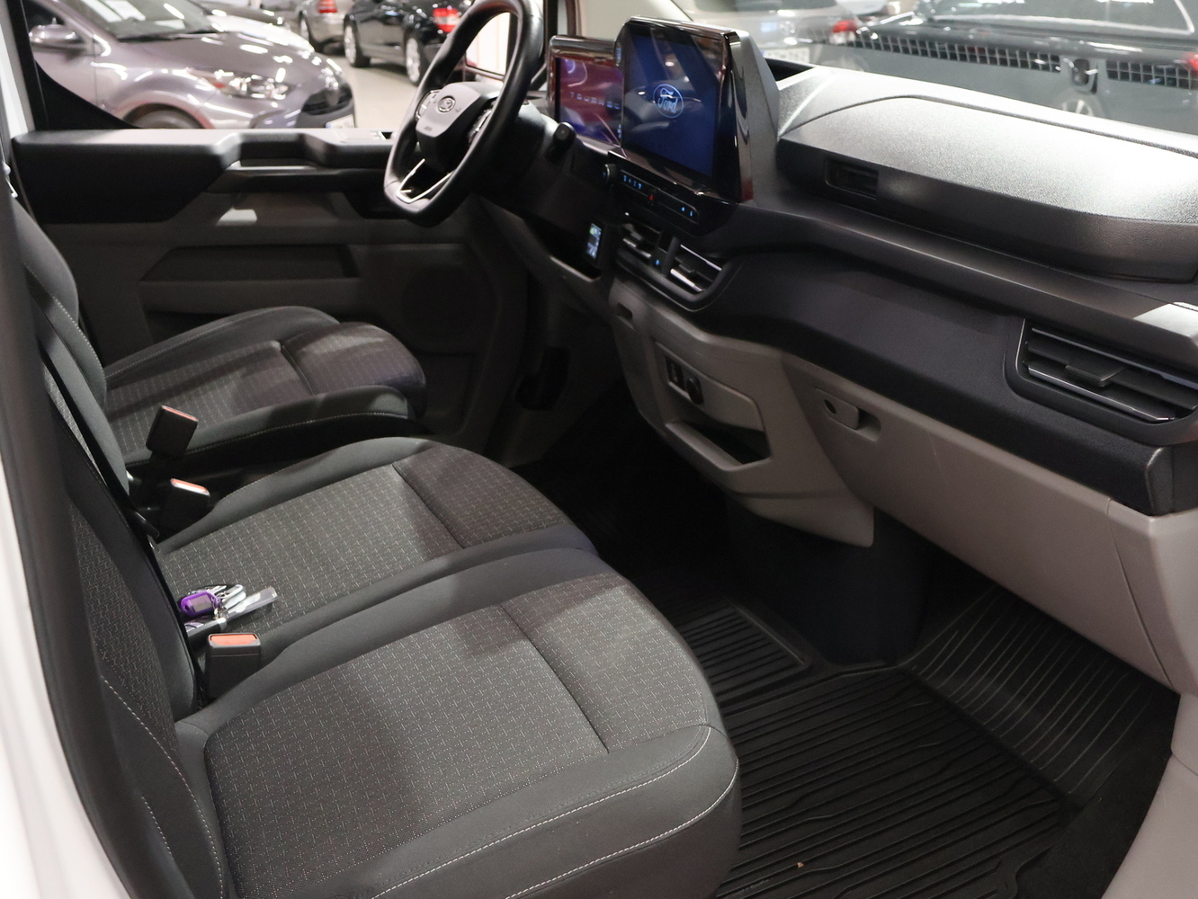 Ford Tourneo Custom vaihtoauto