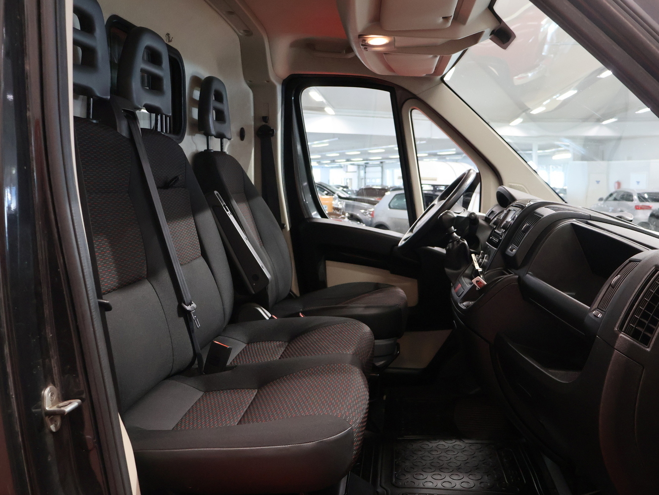 Peugeot Boxer vaihtoauto