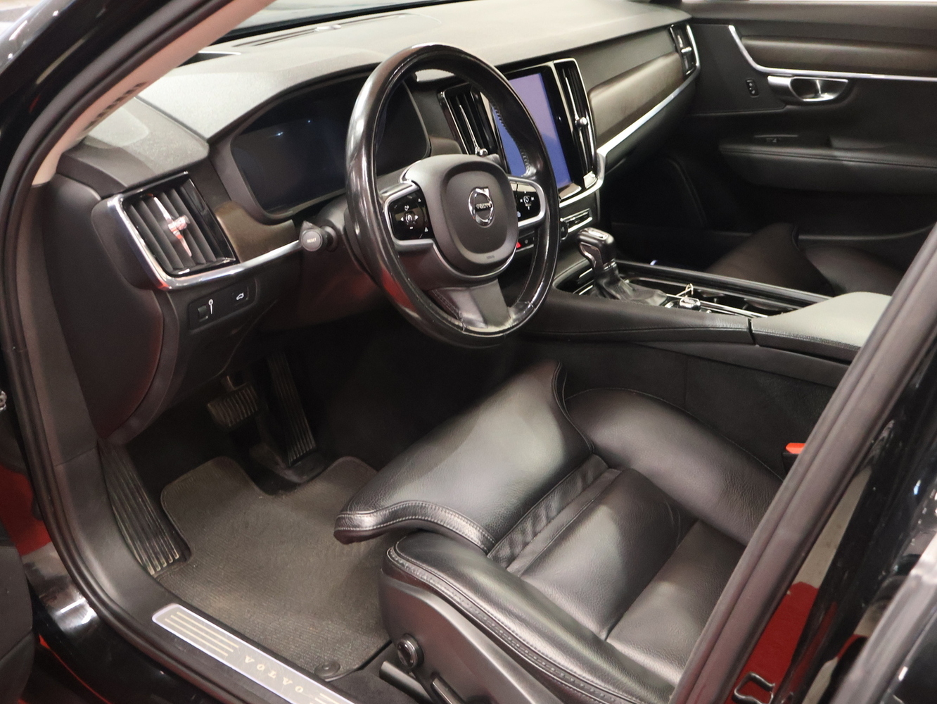 Volvo V90 Cross Country vaihtoauto