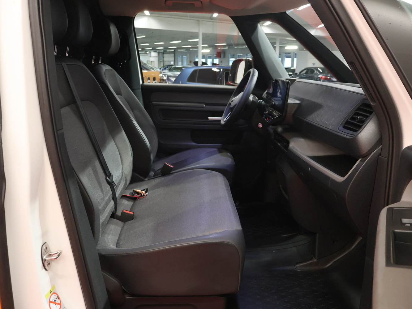 Volkswagen ID. Buzz Cargo vaihtoauto