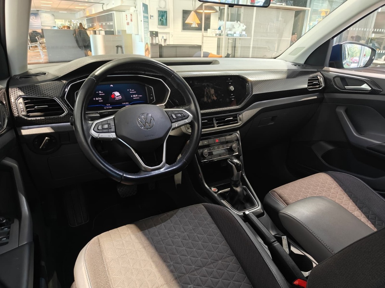 Volkswagen T-Cross vaihtoauto