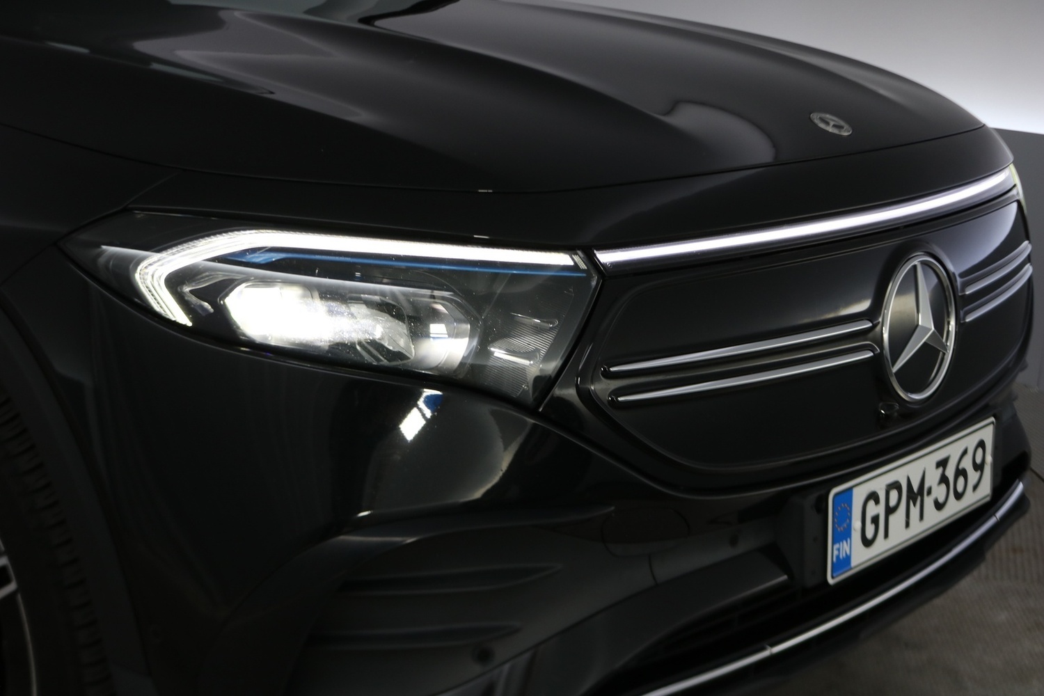 Mercedes-Benz EQB vaihtoauto