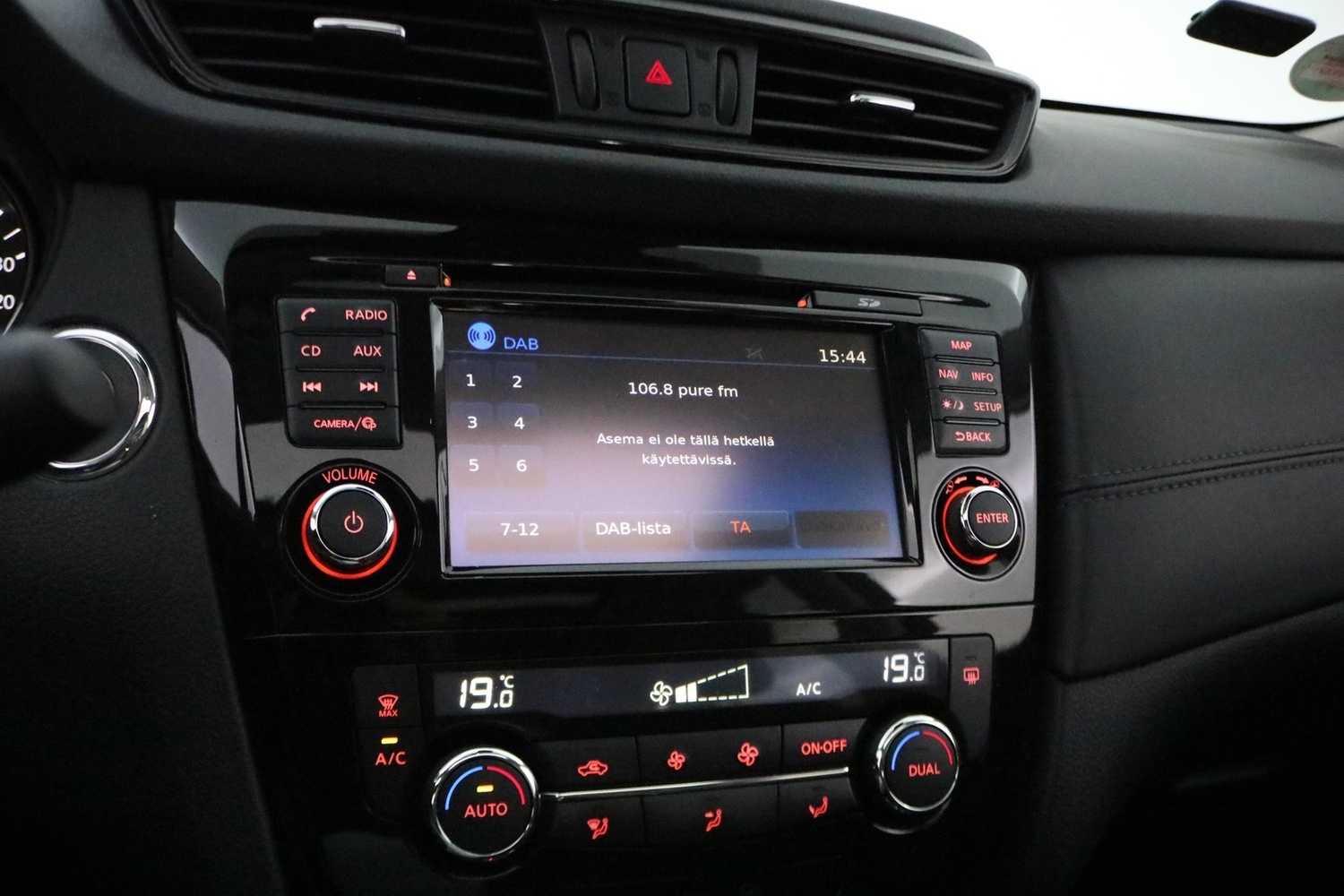 Nissan X-Trail vaihtoauto