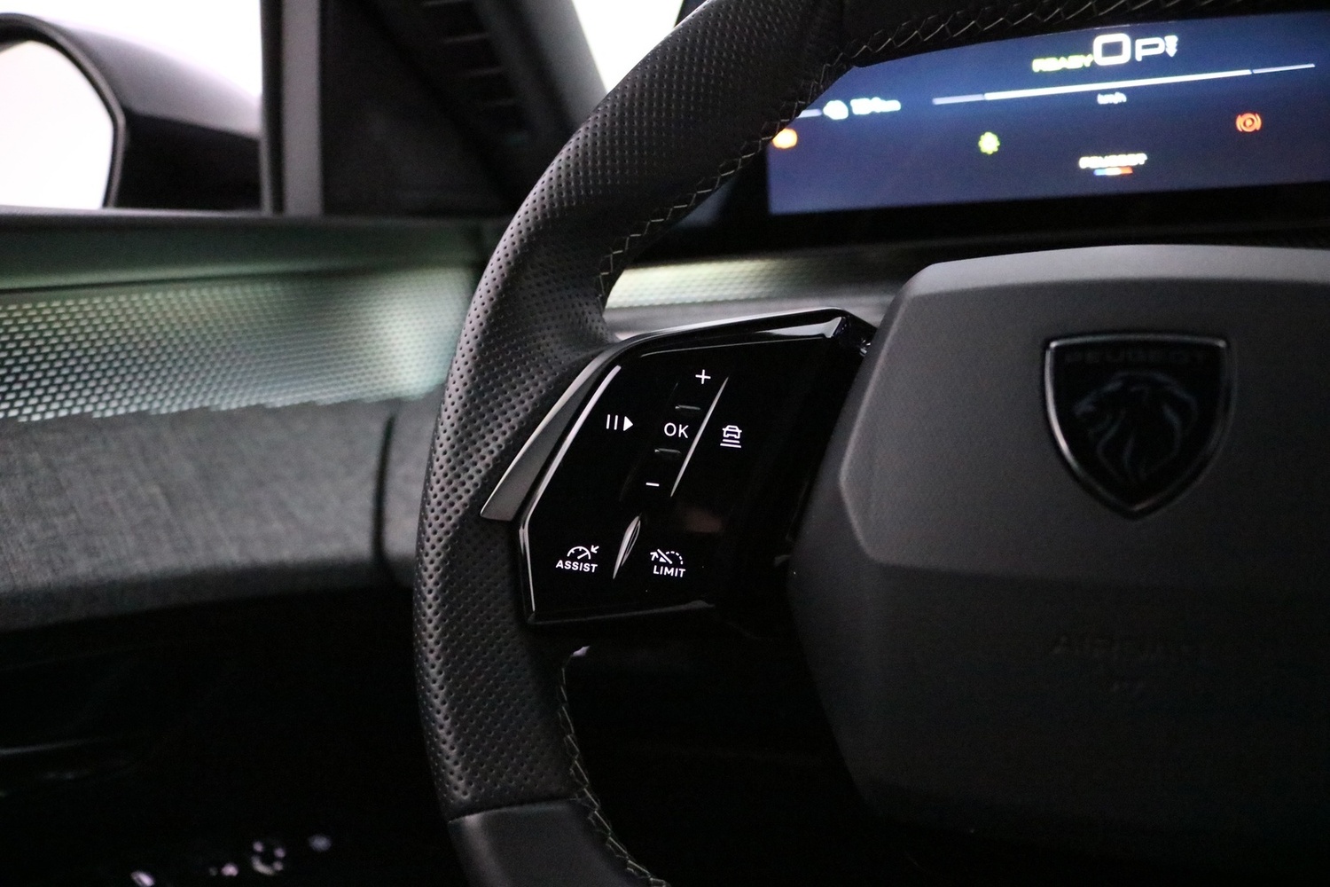 Peugeot E-3008 vaihtoauto