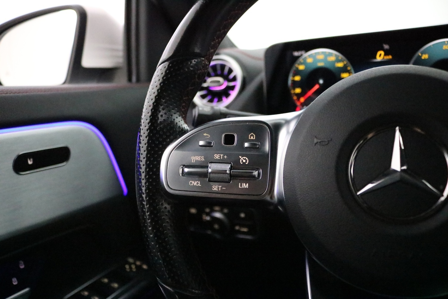 Mercedes-Benz EQA vaihtoauto