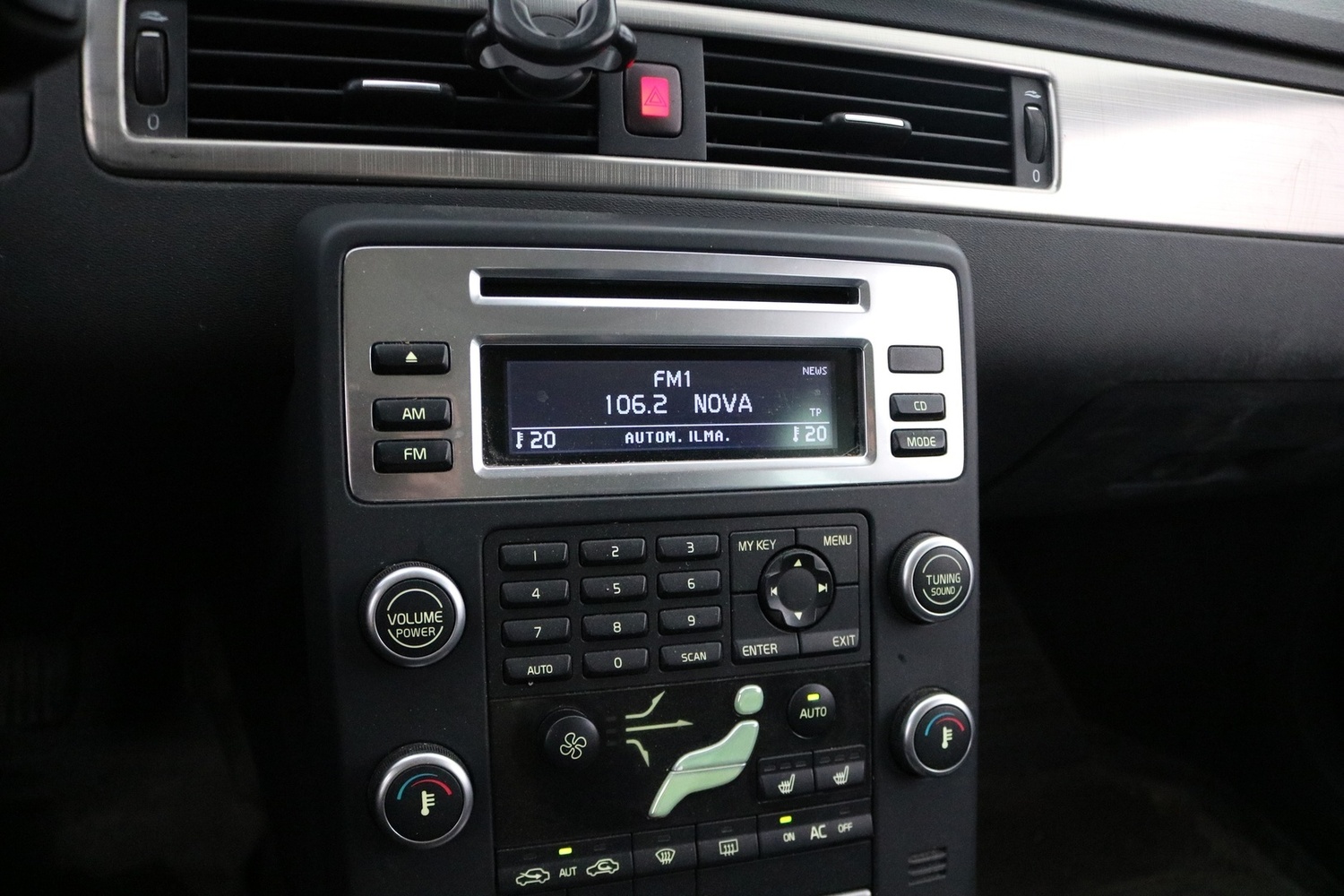Volvo V70 vaihtoauto