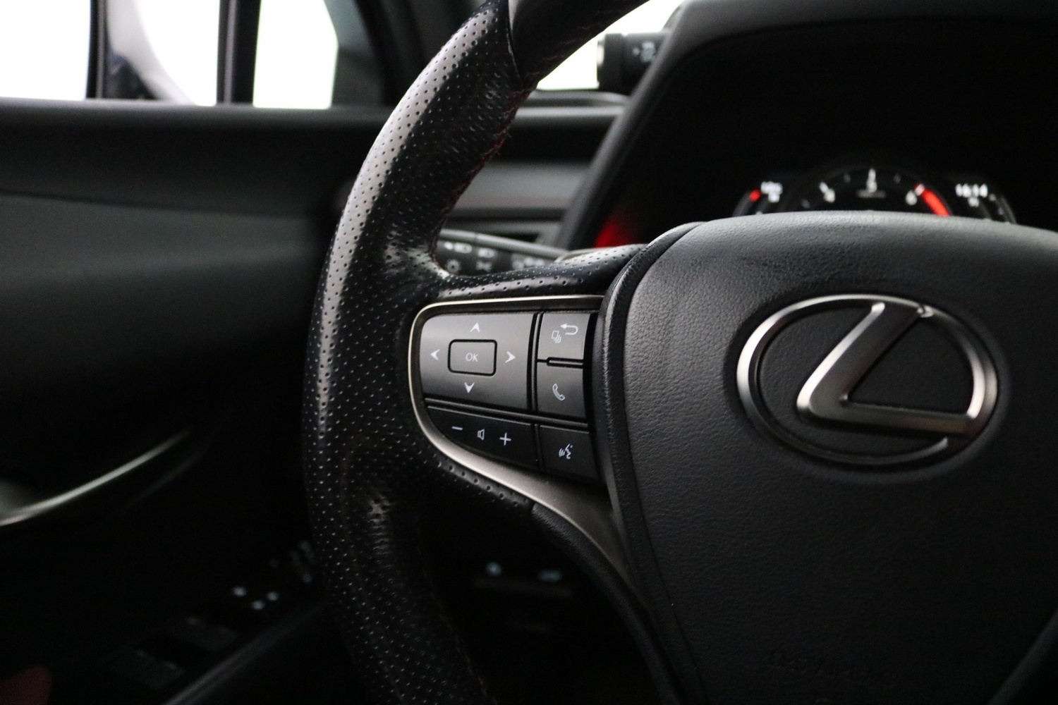 Lexus UX vaihtoauto