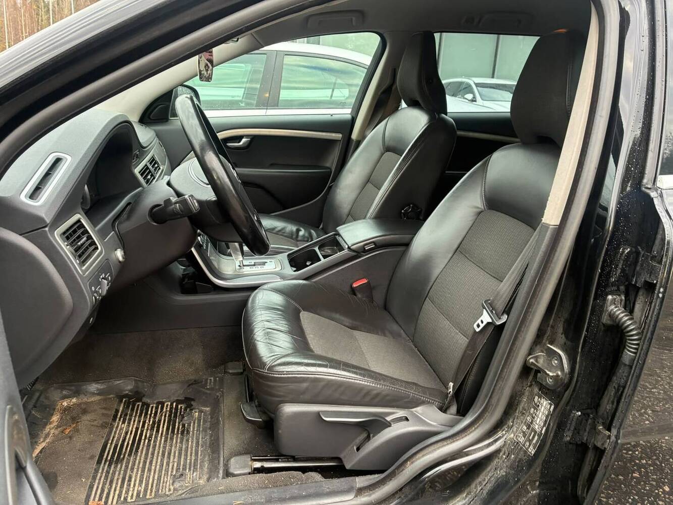 Volvo V70 vaihtoauto