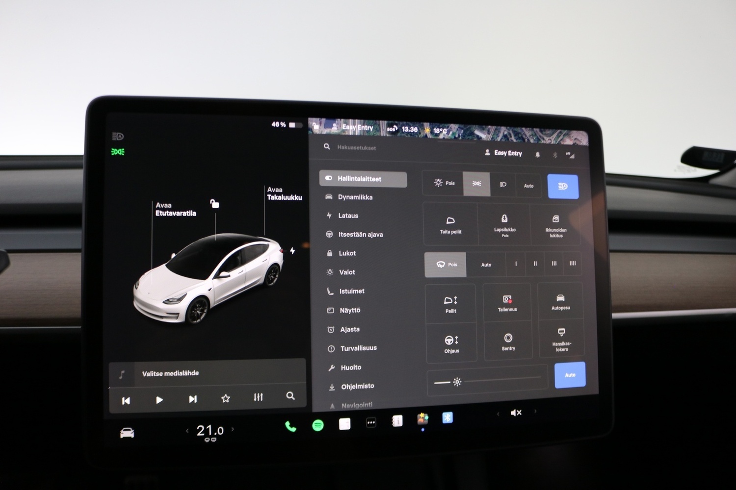 Tesla Model 3 vaihtoauto
