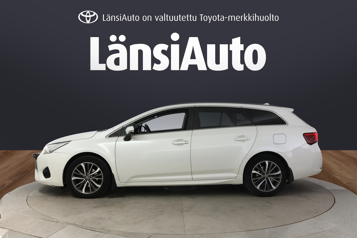 Toyota Avensis vaihtoauto