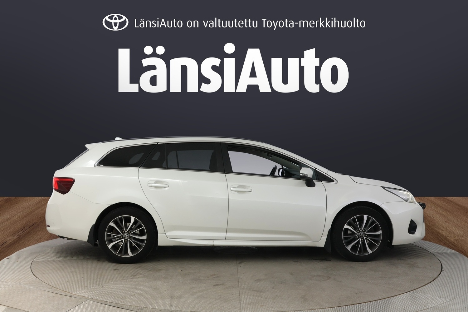 Toyota Avensis vaihtoauto