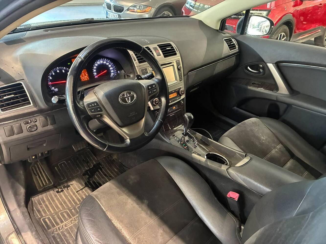 Toyota Avensis vaihtoauto