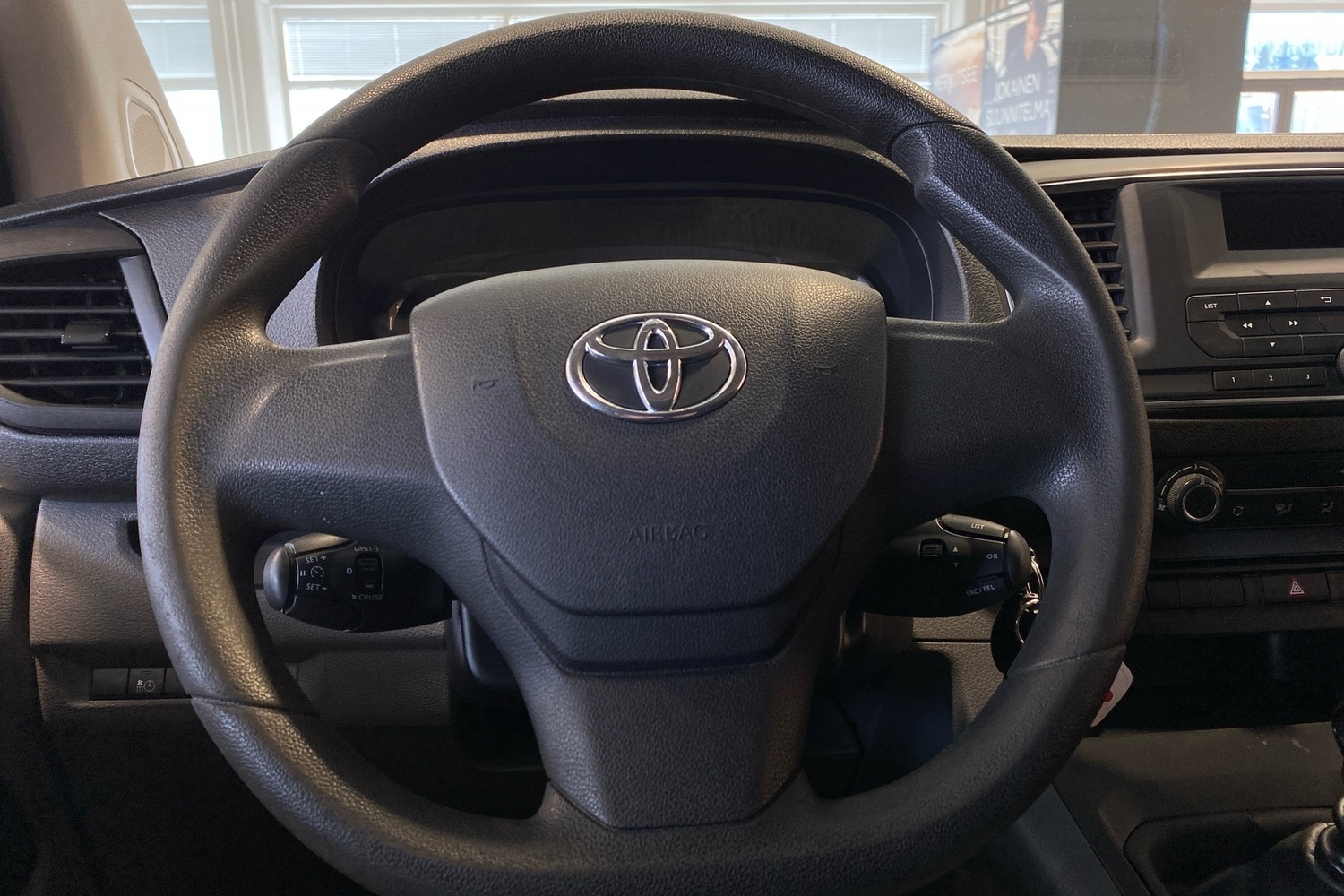Toyota Proace Verso vaihtoauto