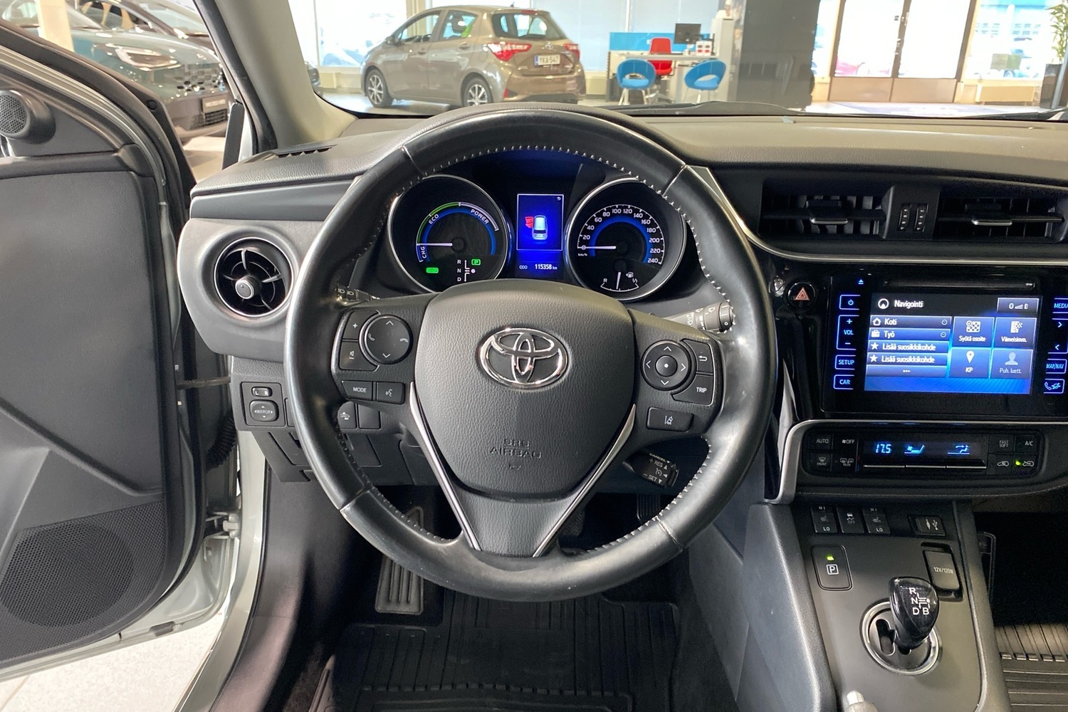 Toyota Auris vaihtoauto