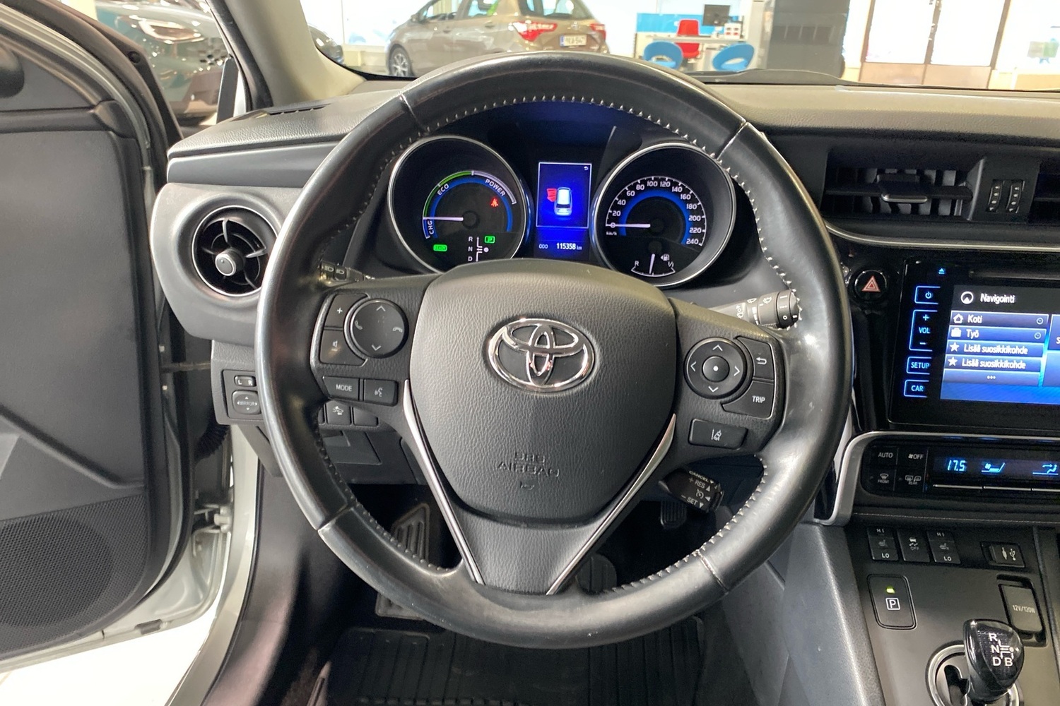 Toyota Auris vaihtoauto