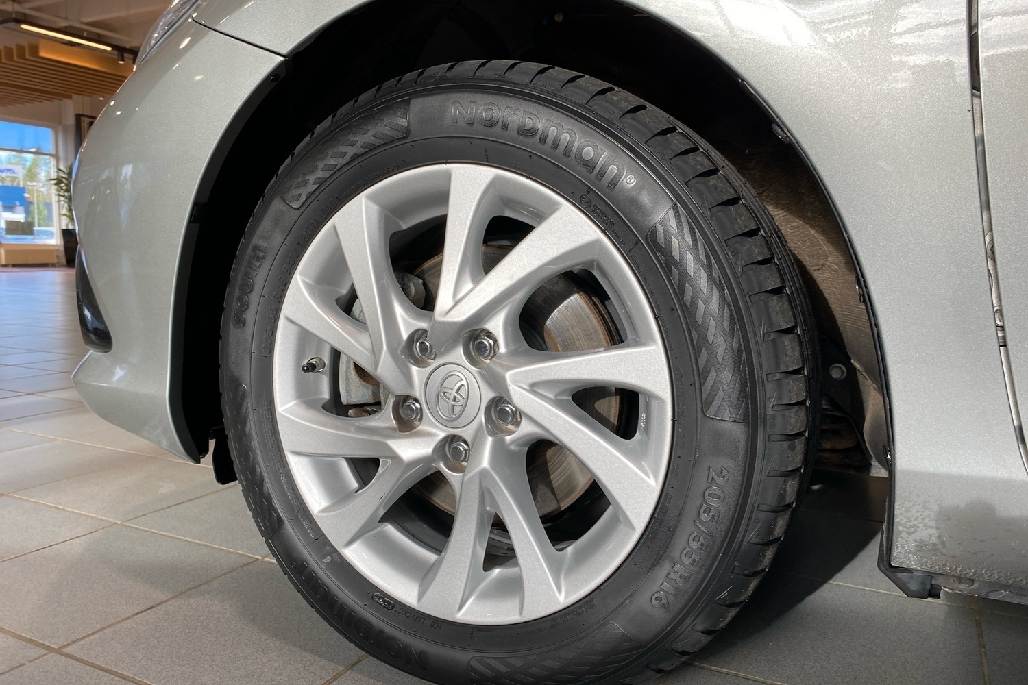 Toyota Auris vaihtoauto