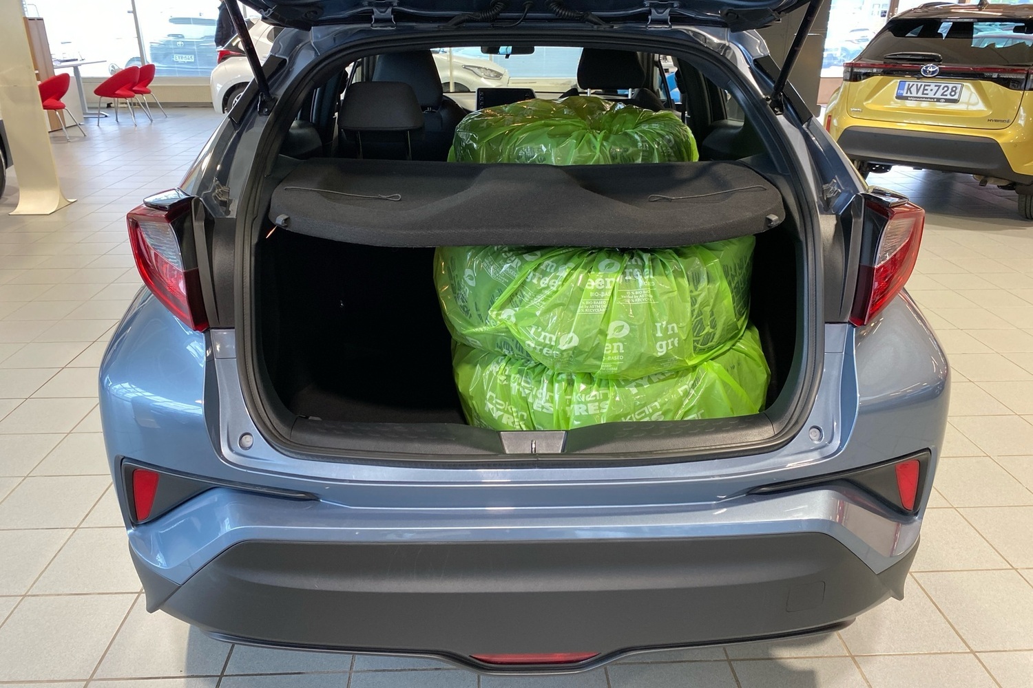 Toyota C-HR vaihtoauto