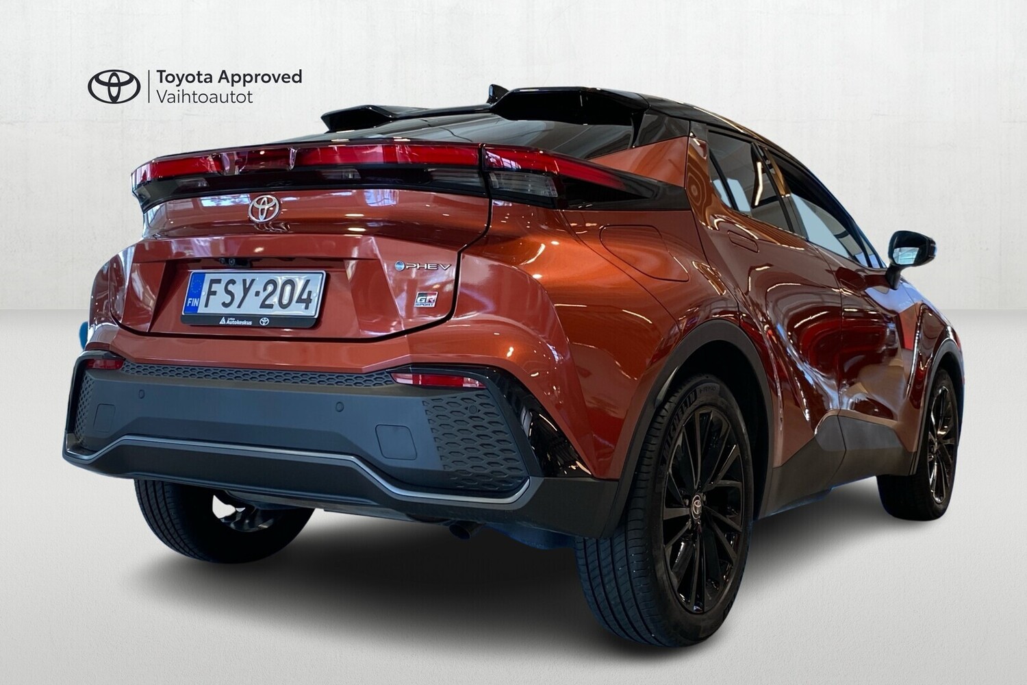 Toyota C-HR vaihtoauto