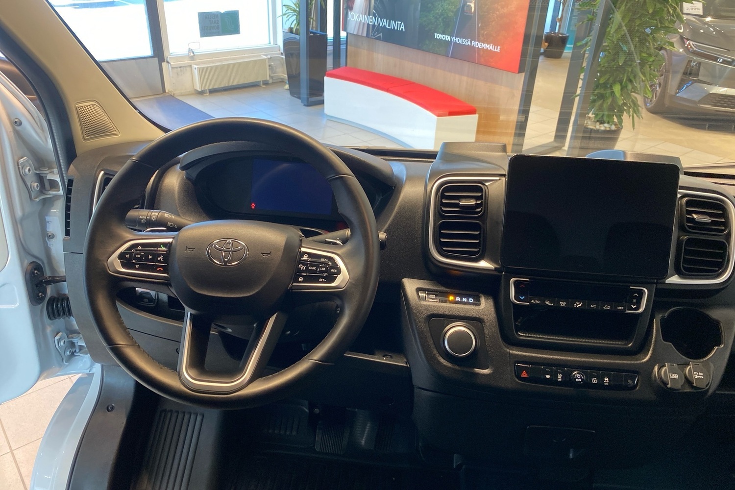 Toyota Proace MAX vaihtoauto