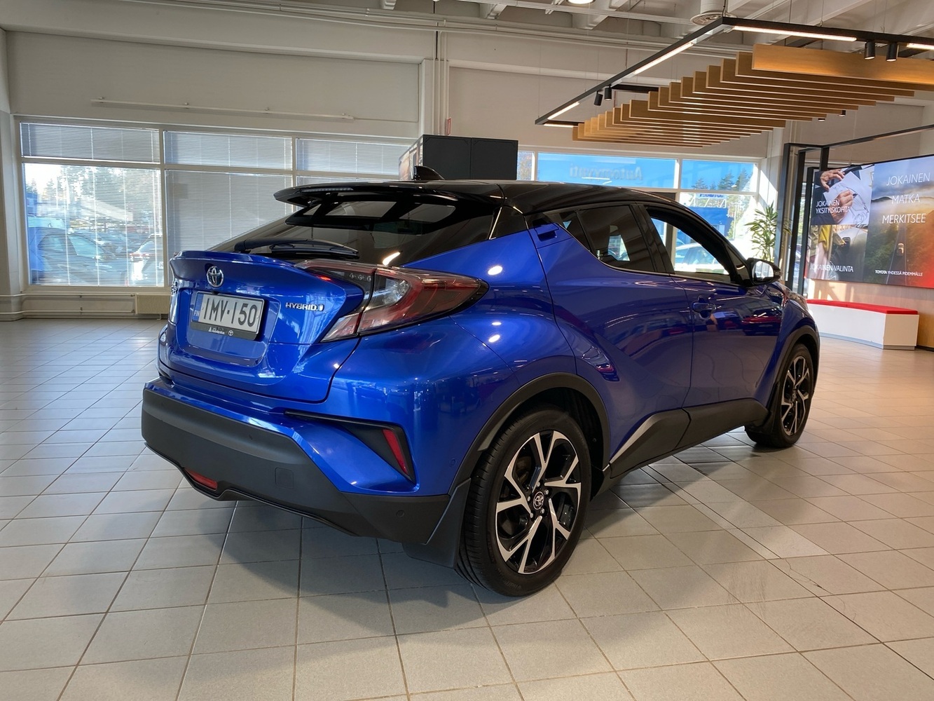 Toyota C-HR vaihtoauto