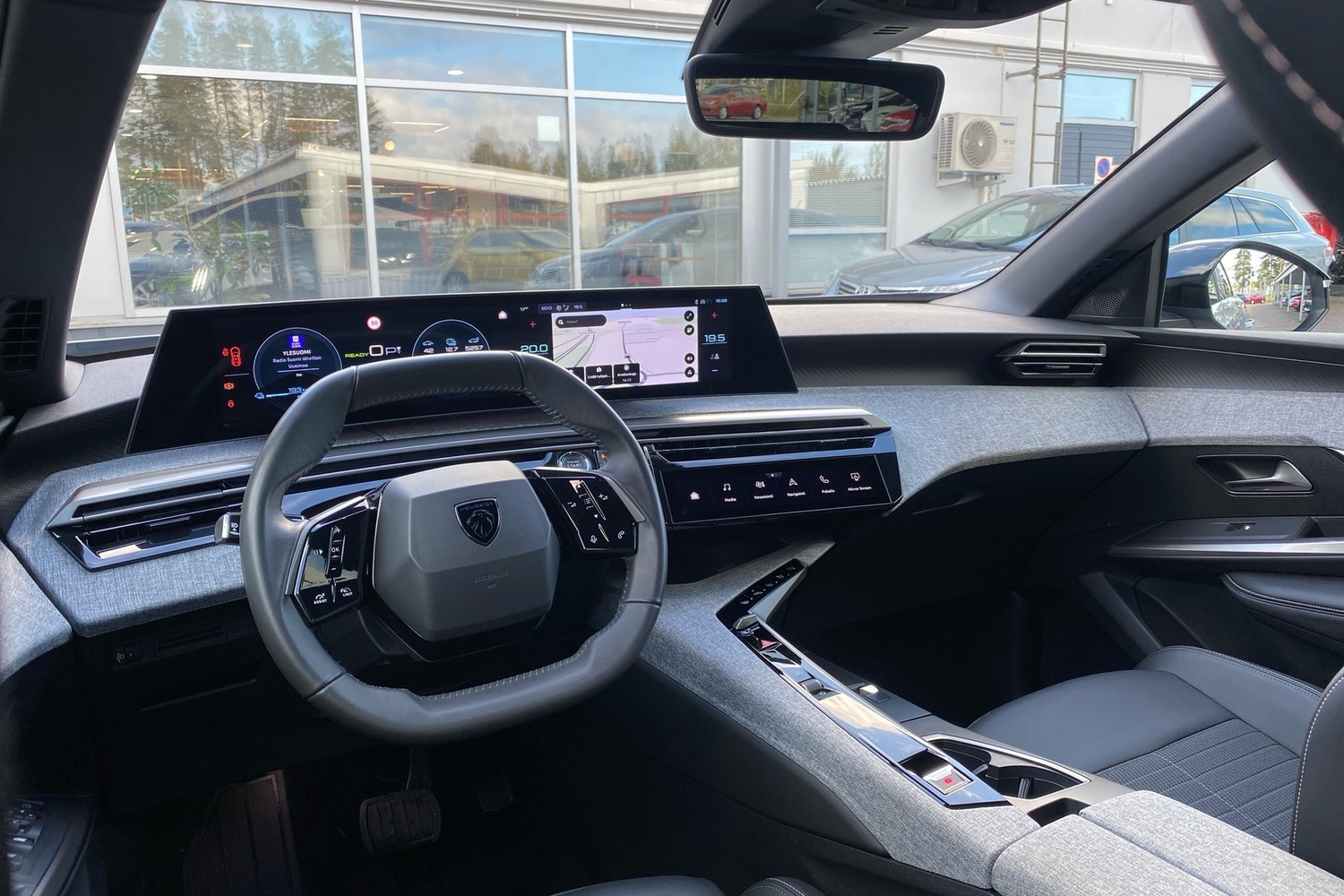 Peugeot E-3008 vaihtoauto