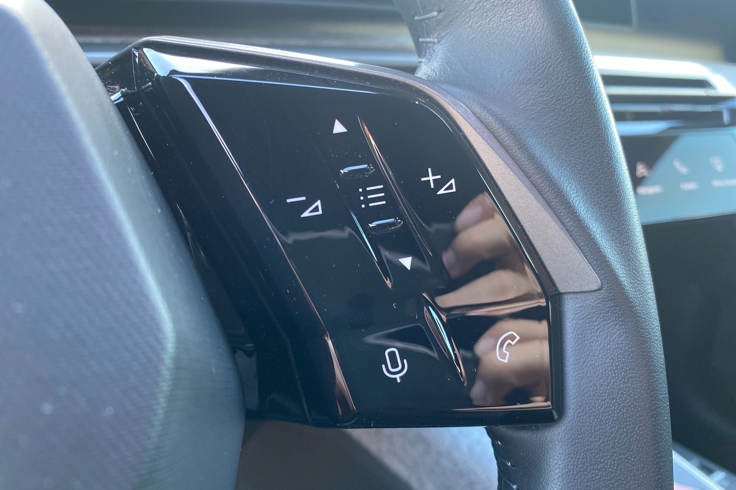 Peugeot E-3008 vaihtoauto